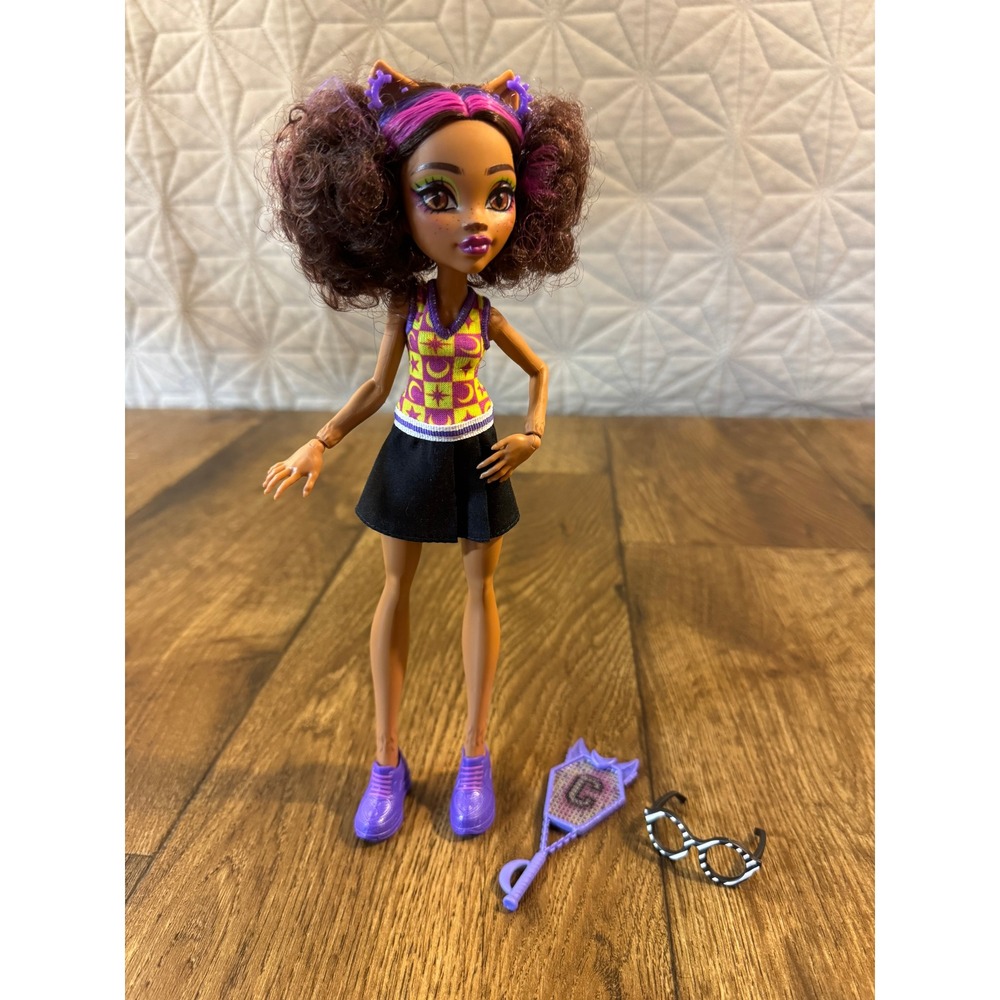 Mattel Monster High Buried Secrets Clawdeen Wolf Fashion Collectable Doll Racket